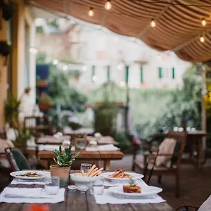 https://hotel-villa-gloria.hotelitalianriviera.com
